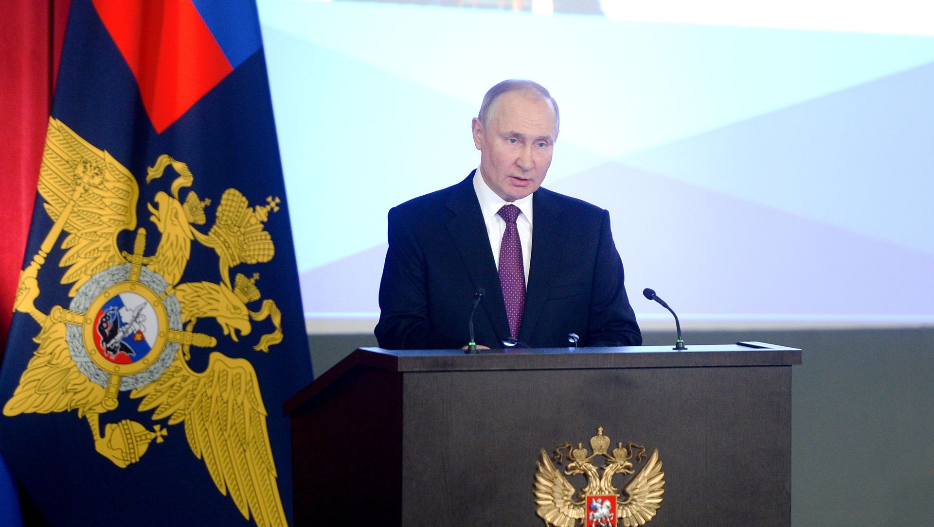 Президент РФ В. Путин принял участие в ежегодном расширенном заседании коллегии МВД России - Sputnik Азербайджан, 1920, 03.03.2021