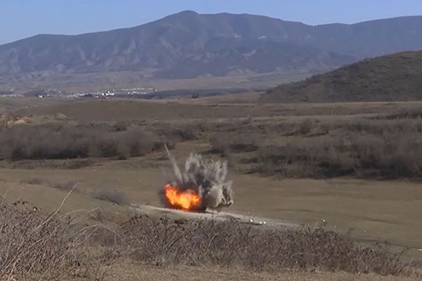 Работы по очистке местности от взрывоопасных предметов в Карабахе - Sputnik Азербайджан