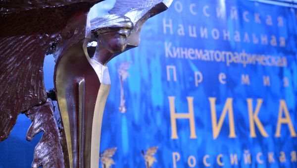 Статуя национальной кинематографической премии НИКА  - Sputnik Азербайджан