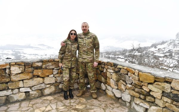 Президент Ильхам Алиев и первая леди Мехрибан Алиева Физулинский и Ходжавендский районы - Sputnik Азербайджан