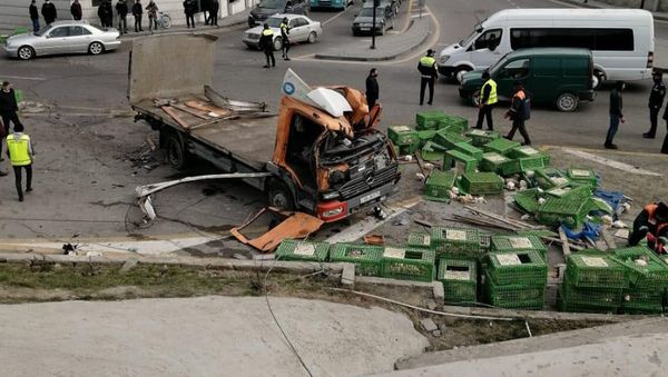 Bakıda yol-nəqliyyat hadisəsi - Sputnik Азербайджан