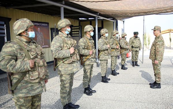 Министр обороны АР Закир Гасанов посетил подразделения, дислоцированные в Карабахе - Sputnik Азербайджан