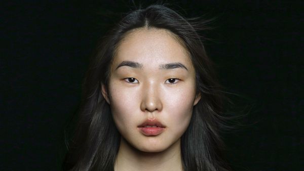 Девушка из нивхской этнической группы в проекте The Ethnic Origins of Beauty - Sputnik Азербайджан