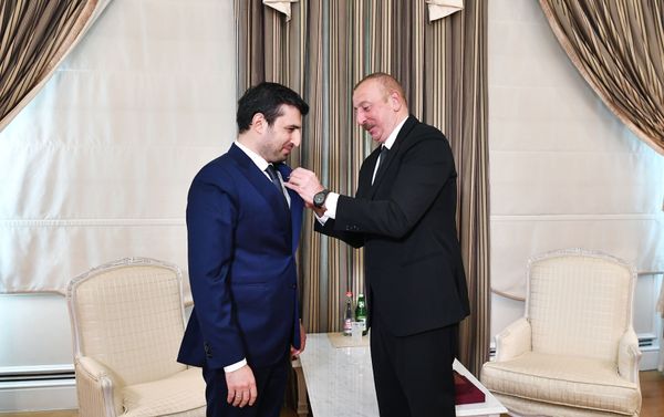 Президент Ильхам Алиев принял технического директора турецкой компании Baykar Makine Сельджука Байрактара и руководителя правления и генерального директора компании ASELSAN Халука Горгюна - Sputnik Азербайджан