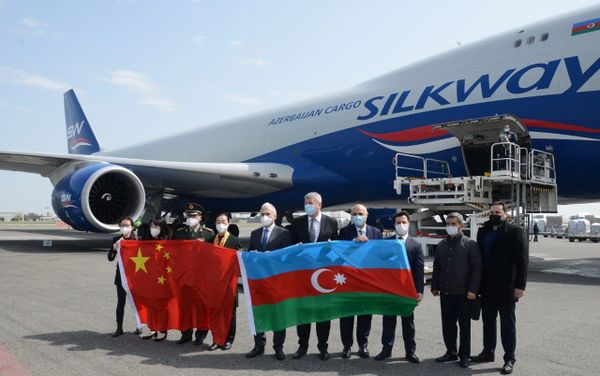 Новая партия вакцины CoronaVac производства китайской компании Sinovac доставлена сегодня в Азербайджан - Sputnik Азербайджан