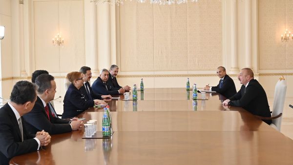İlham Əliyev Türkiyənin ticarət nazirinin rəhbərlik etdiyi nümayəndə heyətini qəbul edib - Sputnik Азербайджан