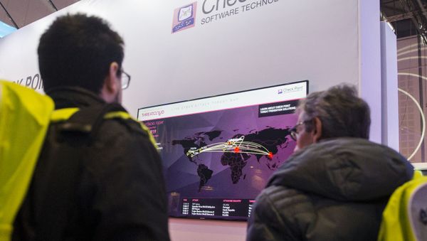 Посетители на Международной конференции Cybertech, фото из архива - Sputnik Азербайджан