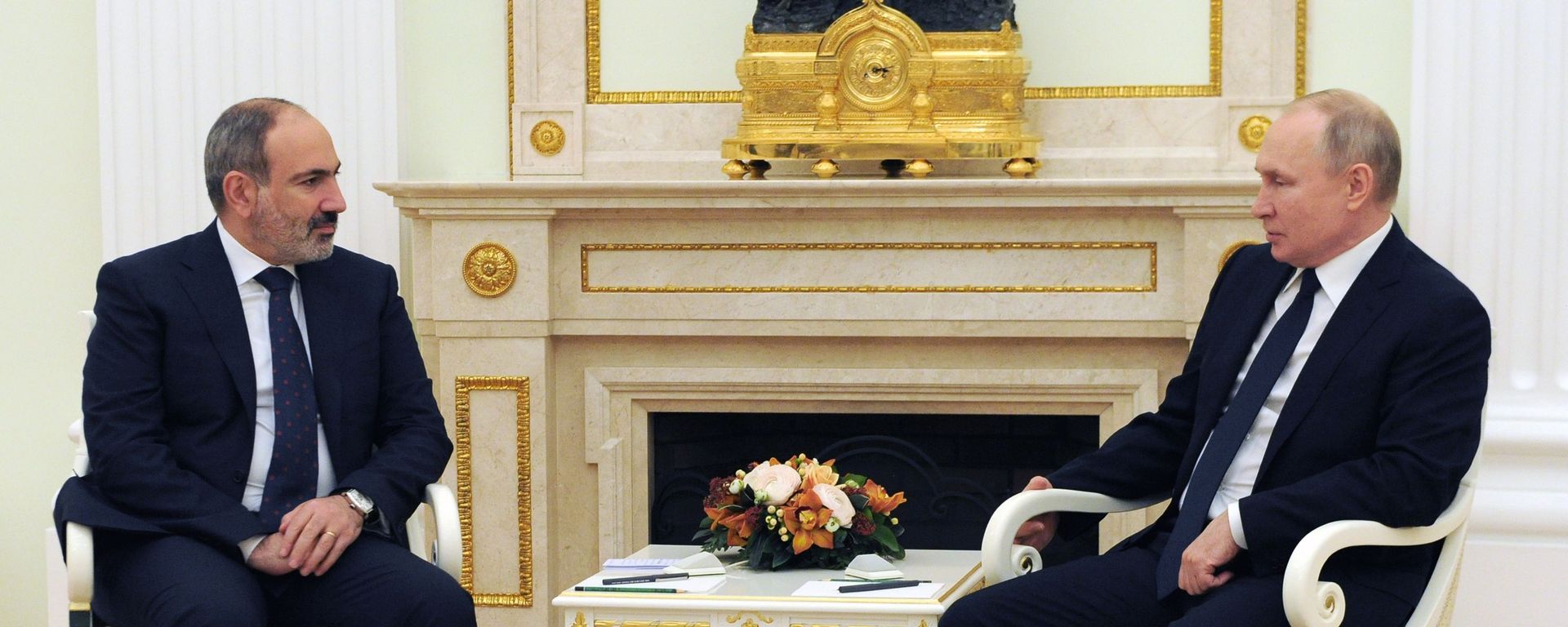 Владимир Путин и Никол Пашинян - Sputnik Азербайджан, 1920, 08.05.2024