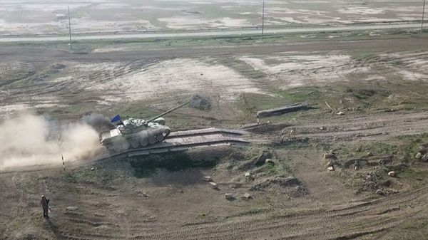 Tank bölmələri döyüş atışları icra edib - Sputnik Азербайджан