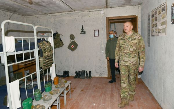 Президент Ильхам Алиев принял участие в открытии в Баку Парка военных трофеев Президент Ильхам Алиев принял участие в открытии в Баку Парка военных трофеев - Sputnik Азербайджан