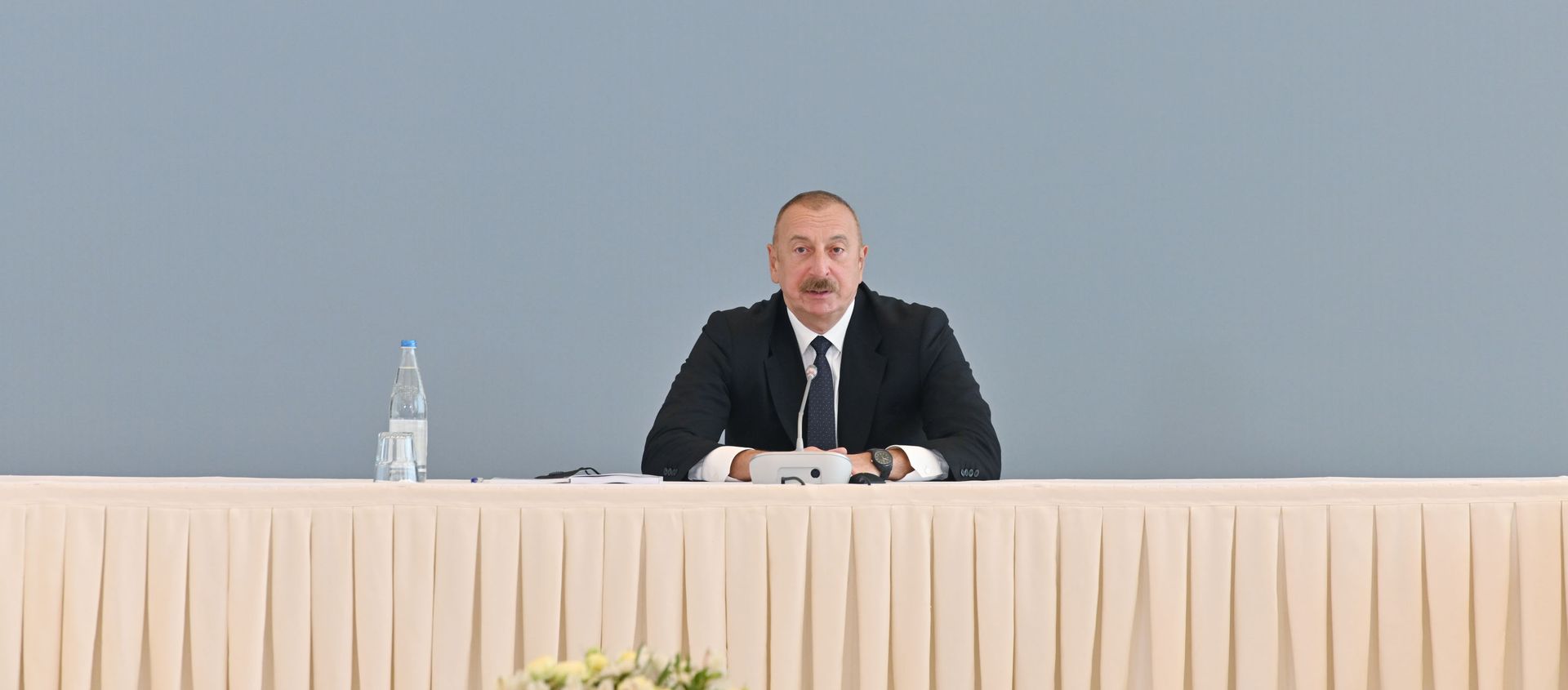  Президент Азербайджанской Республики Ильхам Алиев принимает участие в конференции под названием «Новый взгляд на Южный Кавказ: постконфликтное развитие и сотрудничество» - Sputnik Азербайджан, 1920, 13.04.2021