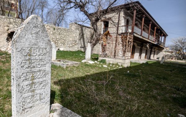 Верхняя мечеть Гевхар-аги в городе Шуша - Sputnik Азербайджан
