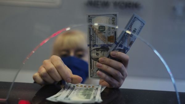 Доллар США, фото из архива - Sputnik Азербайджан