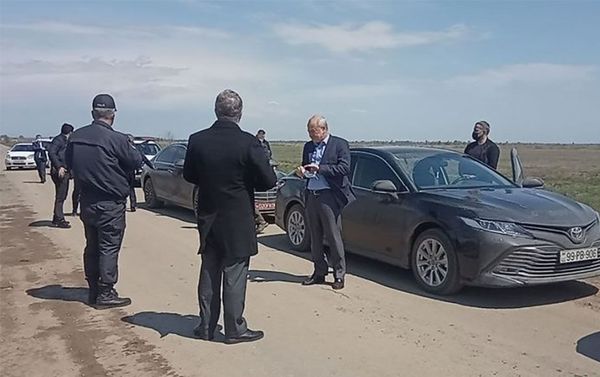 Делегация во главе с заместителем премьер-министра Украины Алексеем Резниковым посетила Агдам - Sputnik Азербайджан