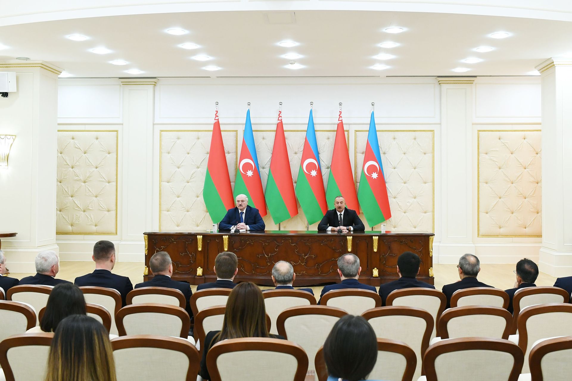 Азербайджан и Беларусь продолжат сотрудничество и поддержку - заявления глав государств - Sputnik Азербайджан, 1920, 15.04.2021