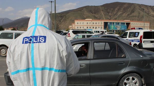 Evdən icazəsiz çıxan koronavirus xəstəsi  - Sputnik Азербайджан