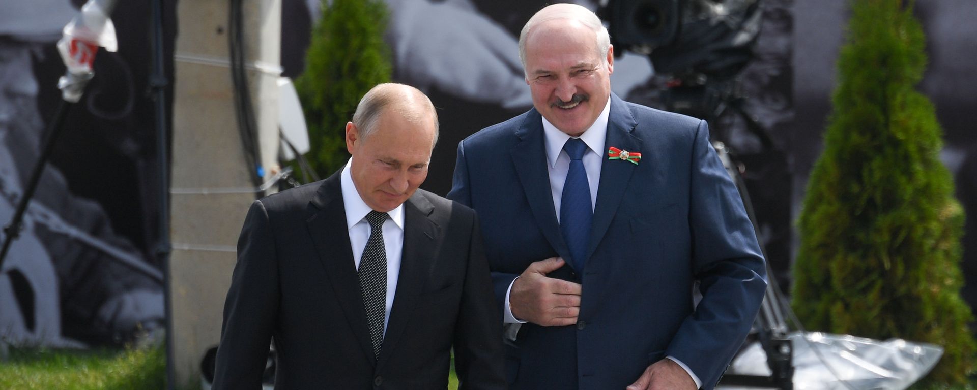 Президент РФ Владимир Путин и президент Белоруссии Александр Лукашенко, фото из архива - Sputnik Азербайджан, 1920, 15.04.2021
