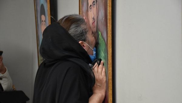 В Музейном центре открылась выставка, на которой представлены портреты шехидов - Sputnik Азербайджан