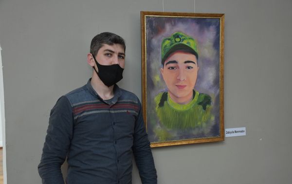 В Музейном центре открылась выставка, на которой представлены портреты шехидов - Sputnik Азербайджан