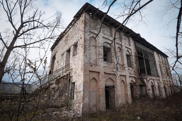 Особенностью этого старинного дома являлись его высокие, пятиметровые потолки. - Sputnik Азербайджан