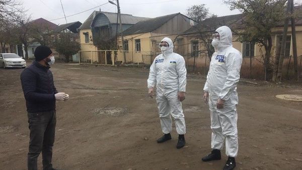 Evdən icazəsiz çıxan koronavirus xəstəsi - Sputnik Азербайджан