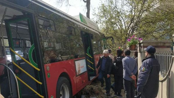 Bakıda yol-nəqliyyat hadisəsi - Sputnik Азербайджан