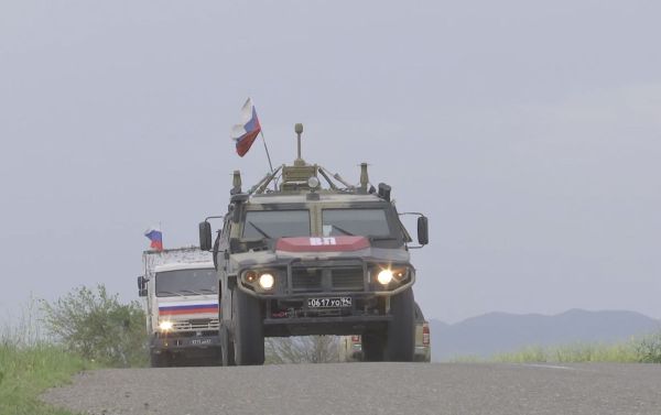 Четырнадцатая колонна Центра гуманитарного реагирования обеспечила доставку около 200 тонн гуманитарного груза в Кельбаджарский район Четырнадцатая колонна Центра гуманитарного реагирования обеспечила доставку около 200 тонн гуманитарного груза в Кельбаджарский район - Sputnik Азербайджан