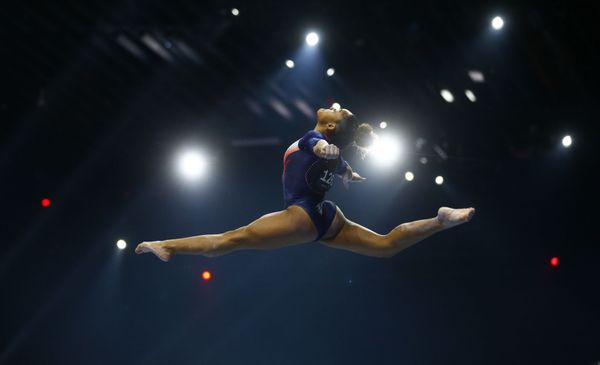 Французская Мелани де Хесус душ Сантуш на Чемпионате Европы по спортивной гимнастике 2021 года, Швейцария Французская Мелани де Хесус душ Сантуш на Чемпионате Европы по спортивной гимнастике 2021 года, Швейцария - Sputnik Азербайджан