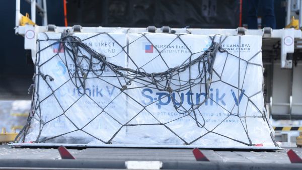 Партия вакцины Sputnik V от коронавирусной инфекции COVID-19 в бакинском аэропорту, фото из архива - Sputnik Азербайджан