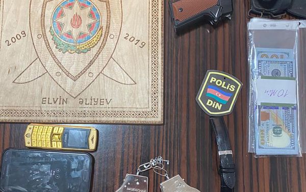 Удостоверение и значки Эльмира Султанова - Sputnik Азербайджан