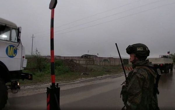 Шестнадцатая российская колонна Центра гуманитарного реагирования доставила более 330 тонн груза в Кельбаджарский район Азербайджана - Sputnik Азербайджан
