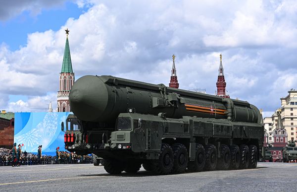 Автономная пусковая установка (АПУ) Ярс во время генеральной репетиции парада в честь 76-й годовщины Победы в Великой Отечественной войне в Москве - Sputnik Азербайджан