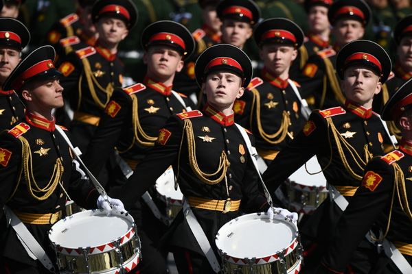 Курсанты Московского Военно-музыкального училища Министерства Обороны РФ им. генерал-лейтенанта В. М. Халилова во время генеральной репетиции парада в честь 76-й годовщины Победы в Великой Отечественной войне в Москве - Sputnik Азербайджан