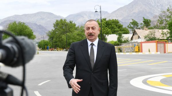 Prezident İlham Əliyev Azərbaycan Televiziyasına müsahibəsi zamanı - Sputnik Азербайджан