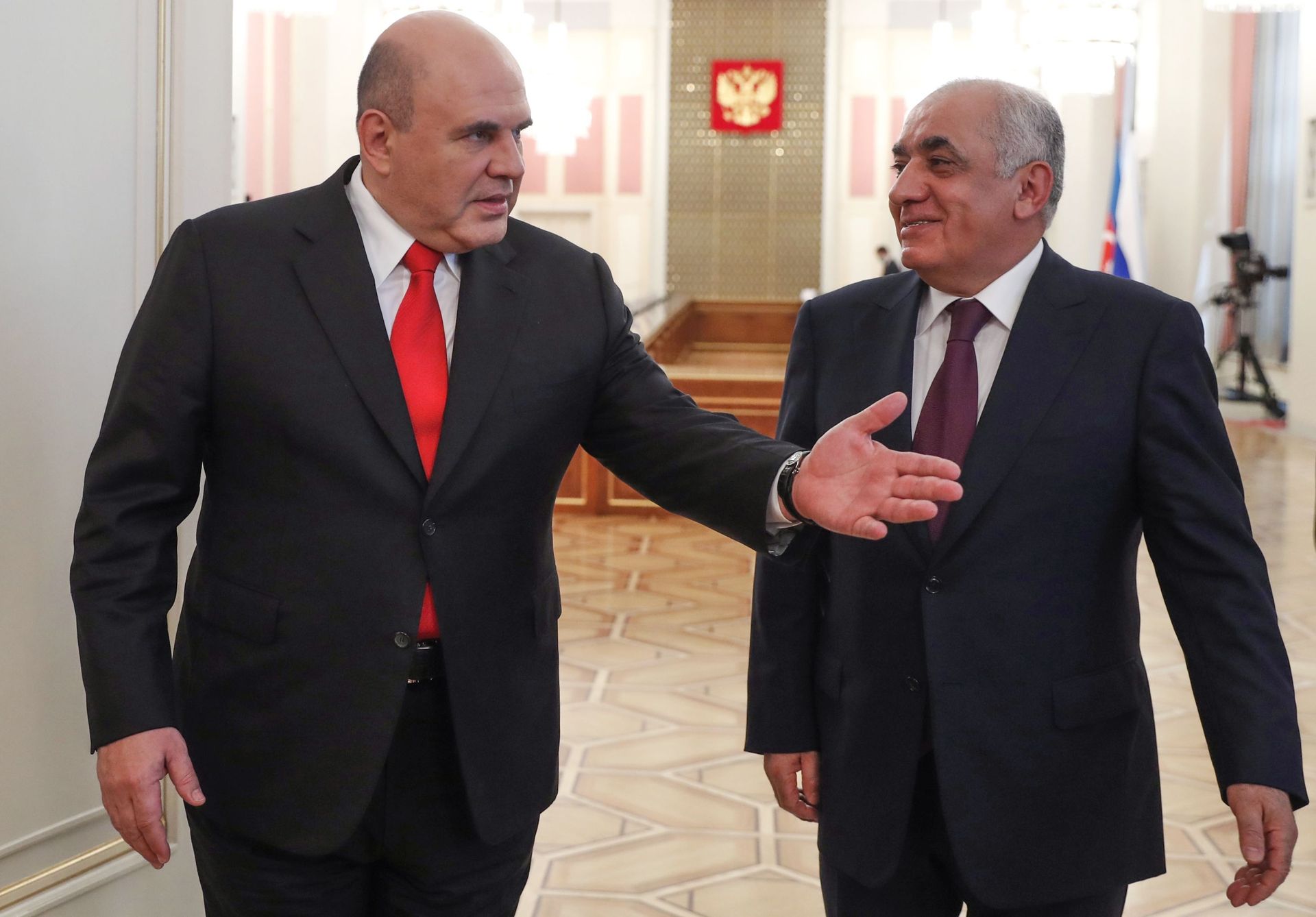 Председатель правительства РФ Михаил Мишустин и премьер-министр Азербайджана Али Асадов (справа) во время встречи, 20 мая 2021 - Sputnik Азербайджан, 1920, 28.12.2023