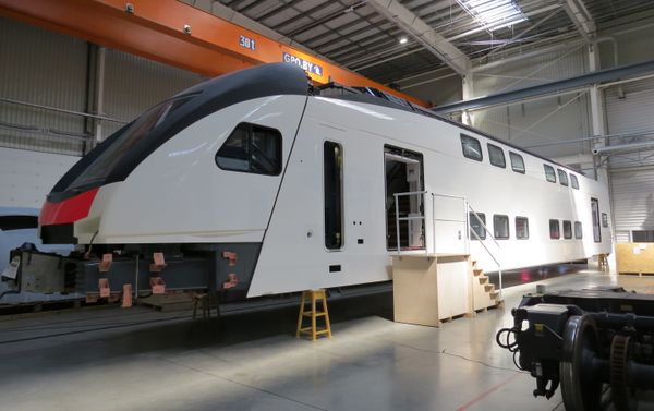 Сборка вагонов для поезда Stadler - Sputnik Азербайджан