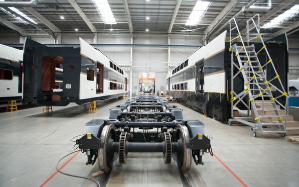 Сборка вагонов для поезда Stadler - Sputnik Азербайджан