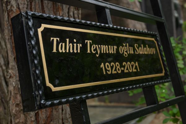 Xalq rəssamı Tahir Salahovun dəfn mərasimi - Sputnik Азербайджан