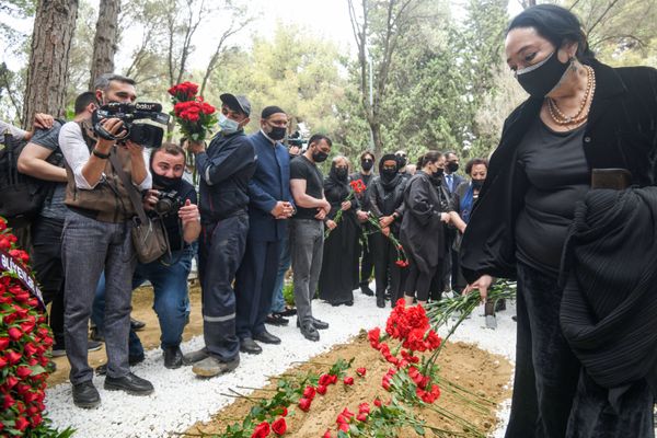 Xalq rəssamı Tahir Salahovun dəfn mərasimi - Sputnik Азербайджан