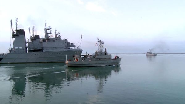 Azərbaycan HDQ-nin gəmi heyətləri döyüş atışları icra edib - Sputnik Азербайджан