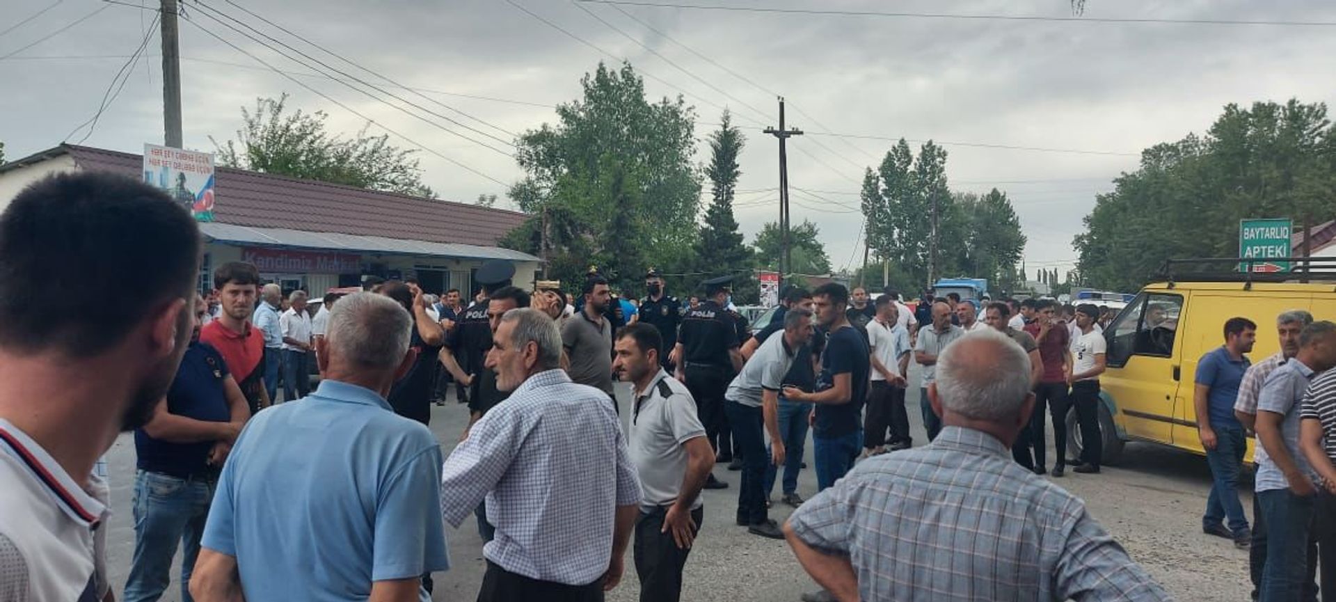 Томатная революция: фермеры Гёйчая возмущены монополией и заторами на границе - Sputnik Азербайджан, 1920, 27.05.2021