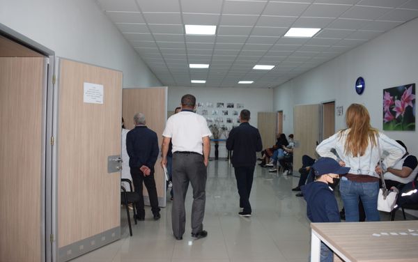 Səbail rayonu 2 saylı şəhər poliklinikasında  - Sputnik Азербайджан