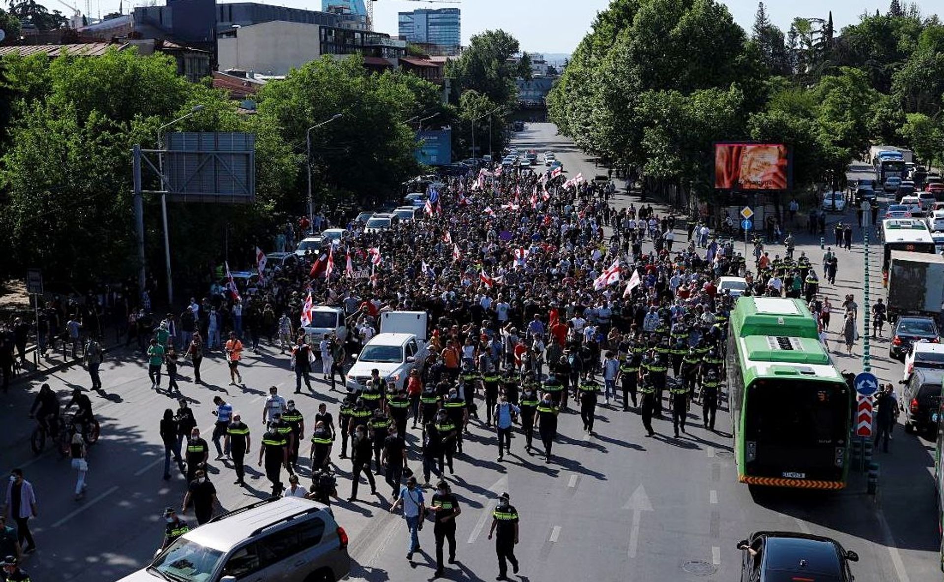 Страсти по ГЭС Намахвани в Грузии не стихают: протестующие перекрывают дороги - Sputnik Азербайджан, 1920, 27.05.2021