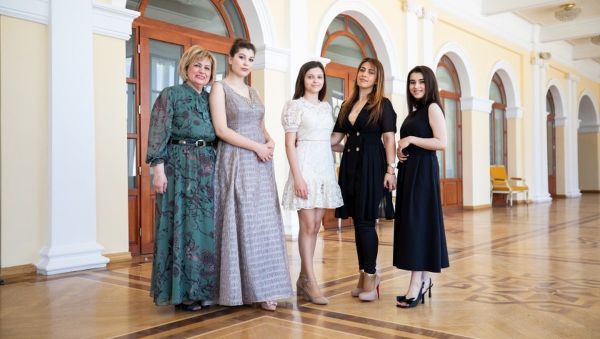 Участницы виртуального концерта «Мой Азербайджан», посвященный Дню Республики - Sputnik Азербайджан