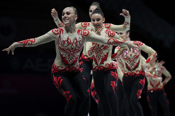 Выступление команды Украины по спортивной аэробике на 16-м чемпионате мира в Баку - Sputnik Азербайджан