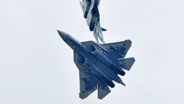 Российские многофункциональные истребители пятого поколения Су-57 - Sputnik Азербайджан