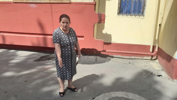 Mingəçevirdə M.Maqomayev 54-də yerləşən binanın ətrafı - Sputnik Азербайджан