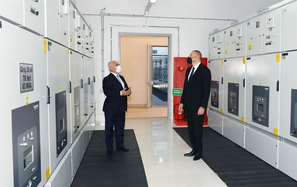 Президент Ильхам Алиев принял участие в открытии подстанции Бинагади Президент Ильхам Алиев принял участие в открытии подстанции Бинагади - Sputnik Азербайджан