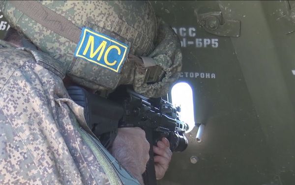 Тренировка  российских миротворцев по обороне наблюдательного поста в Карабахе - Sputnik Азербайджан