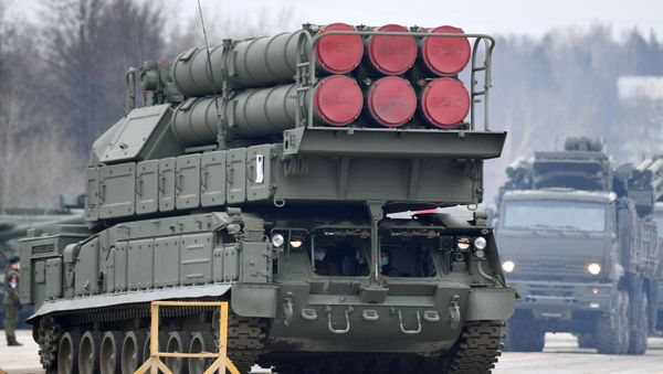 Зенитно-ракетный комплекс (ЗРК) Бук-М3 во время репетиции военного парада, фото из архива - Sputnik Азербайджан